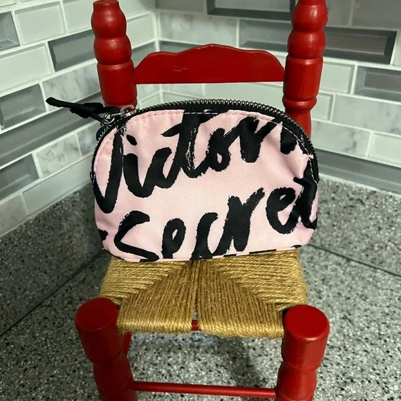 Victoria Secret 💄💄 - Picture 8 of 12